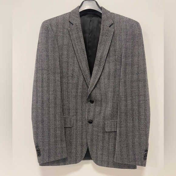 HUGO BOSS SUIT JACKET - Picture 1 of 4
